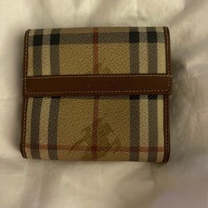 Perfect vintage Burberry wallet 100% authentic!